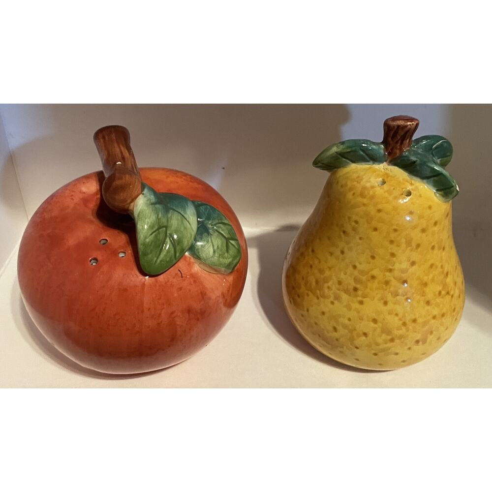 Vintage Jay Imports Ceramic Apple And Pear Salt And Pepper Shakers